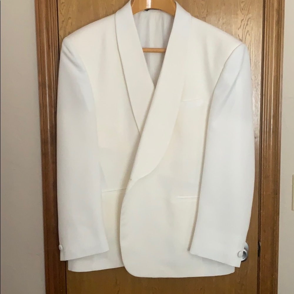Men’s size 46R white linen dinner jacket $50